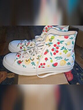 Women's High-Top Sneakers with Fruit Print - White